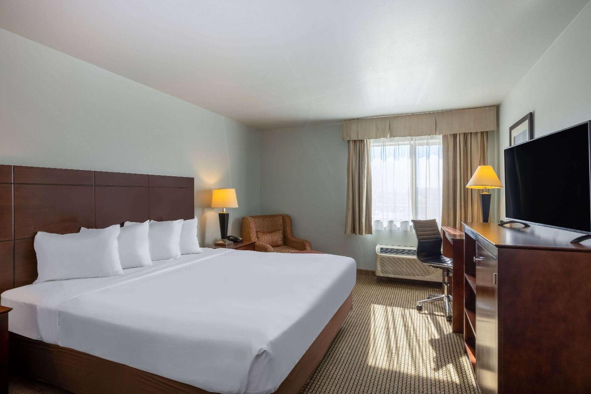 Baymont By Wyndham Rapid City Exterior photo
