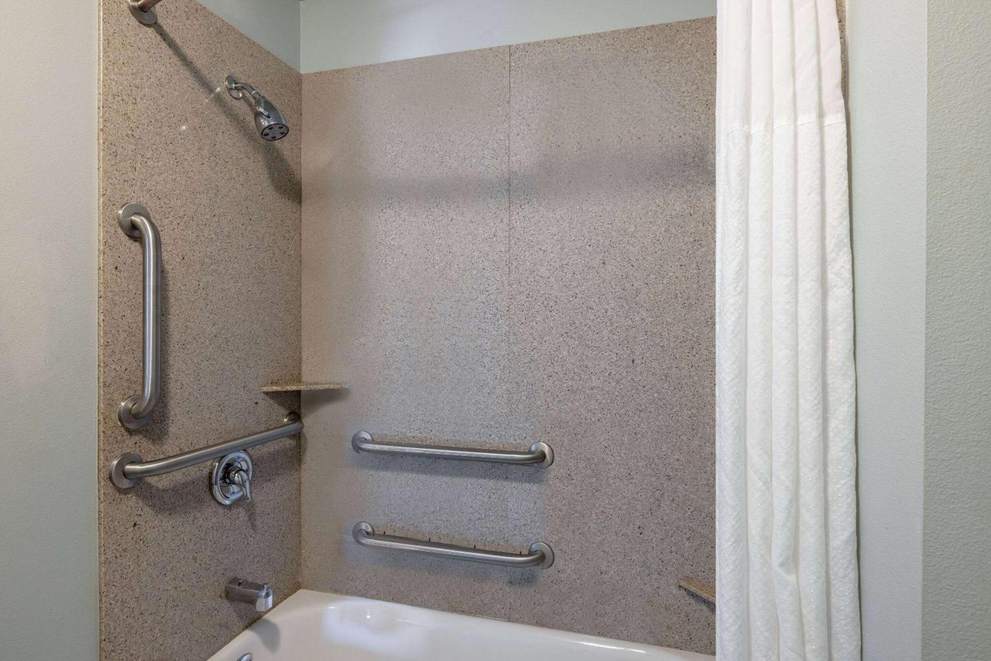 Baymont By Wyndham Rapid City Exterior photo