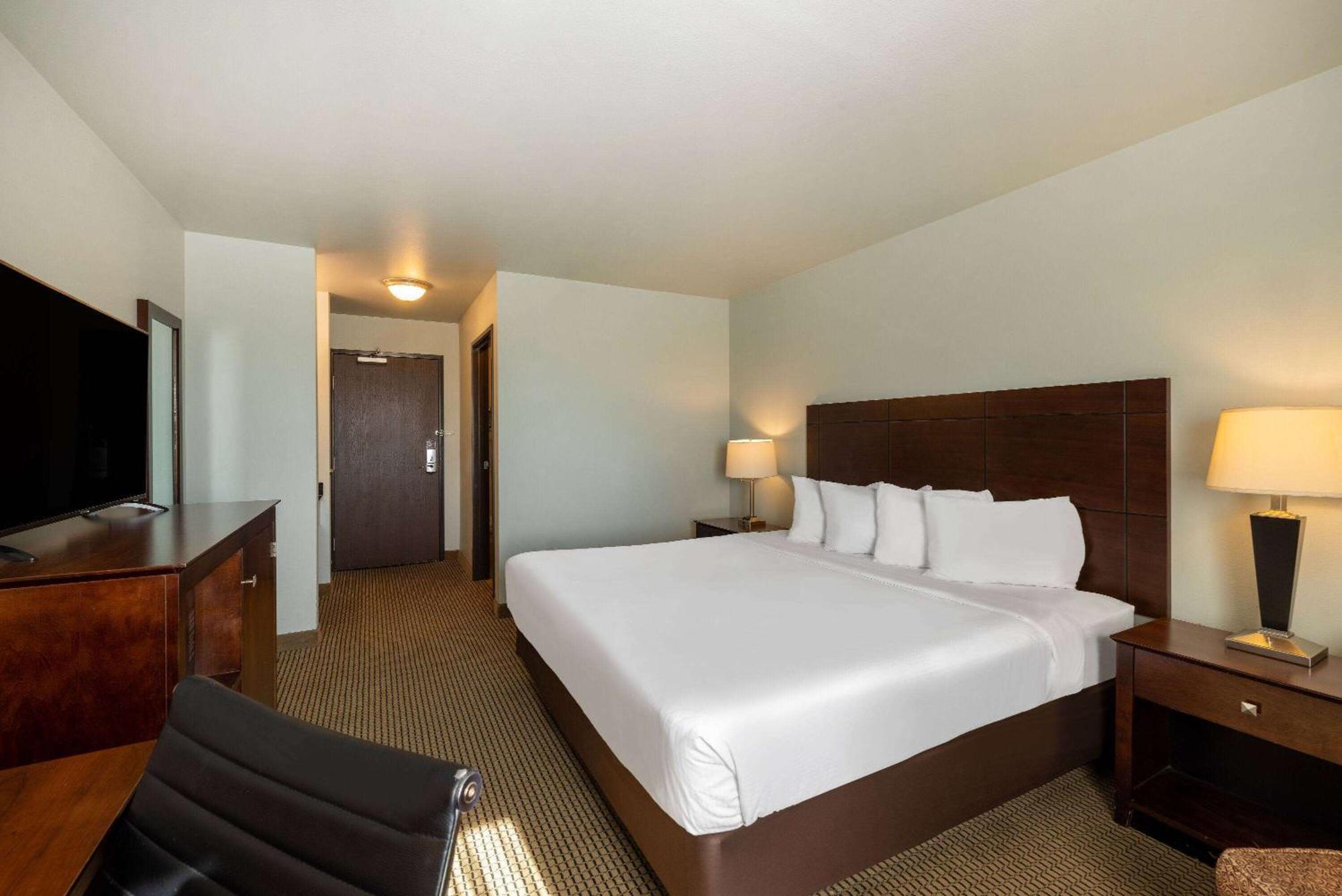 Baymont By Wyndham Rapid City Exterior photo