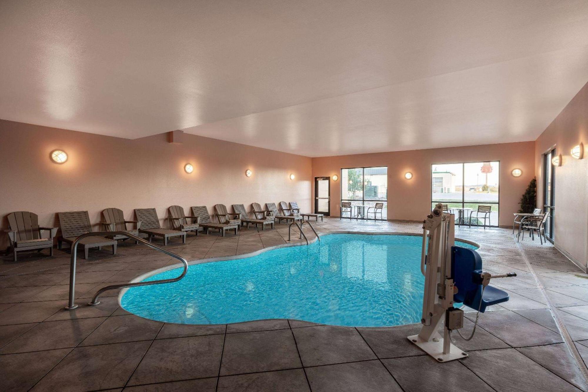 Baymont By Wyndham Rapid City Exterior photo